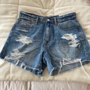 American Eagle 90s Boyfriend shorts